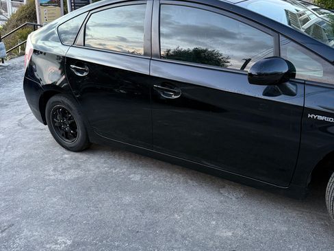 Used 2015 Toyota Prius Four image 4