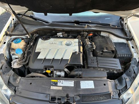 Used 2014 Volkswagen Golf TDI image 15