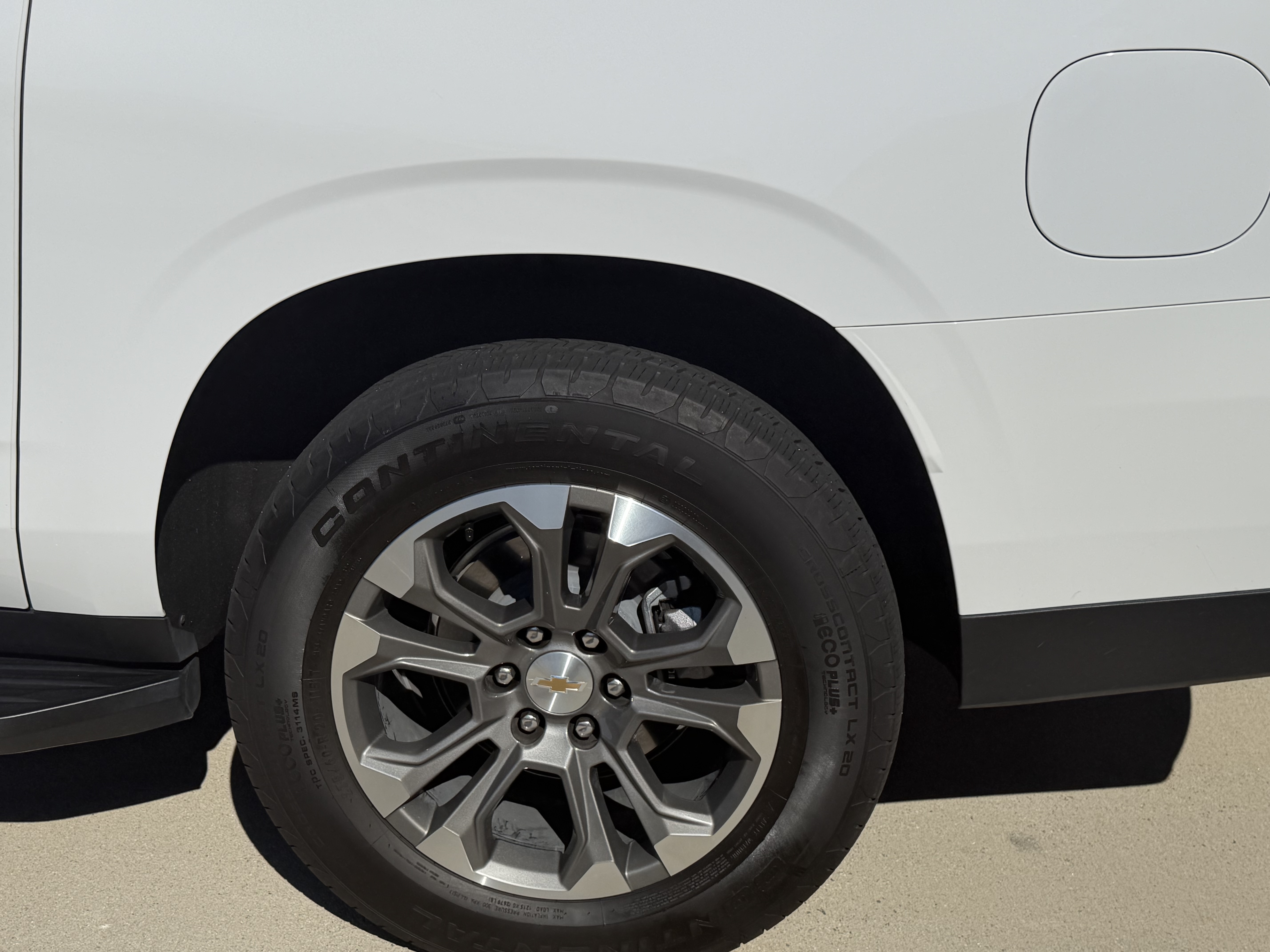 Used 2025 Chevrolet Suburban LT AWD/4WD image 11