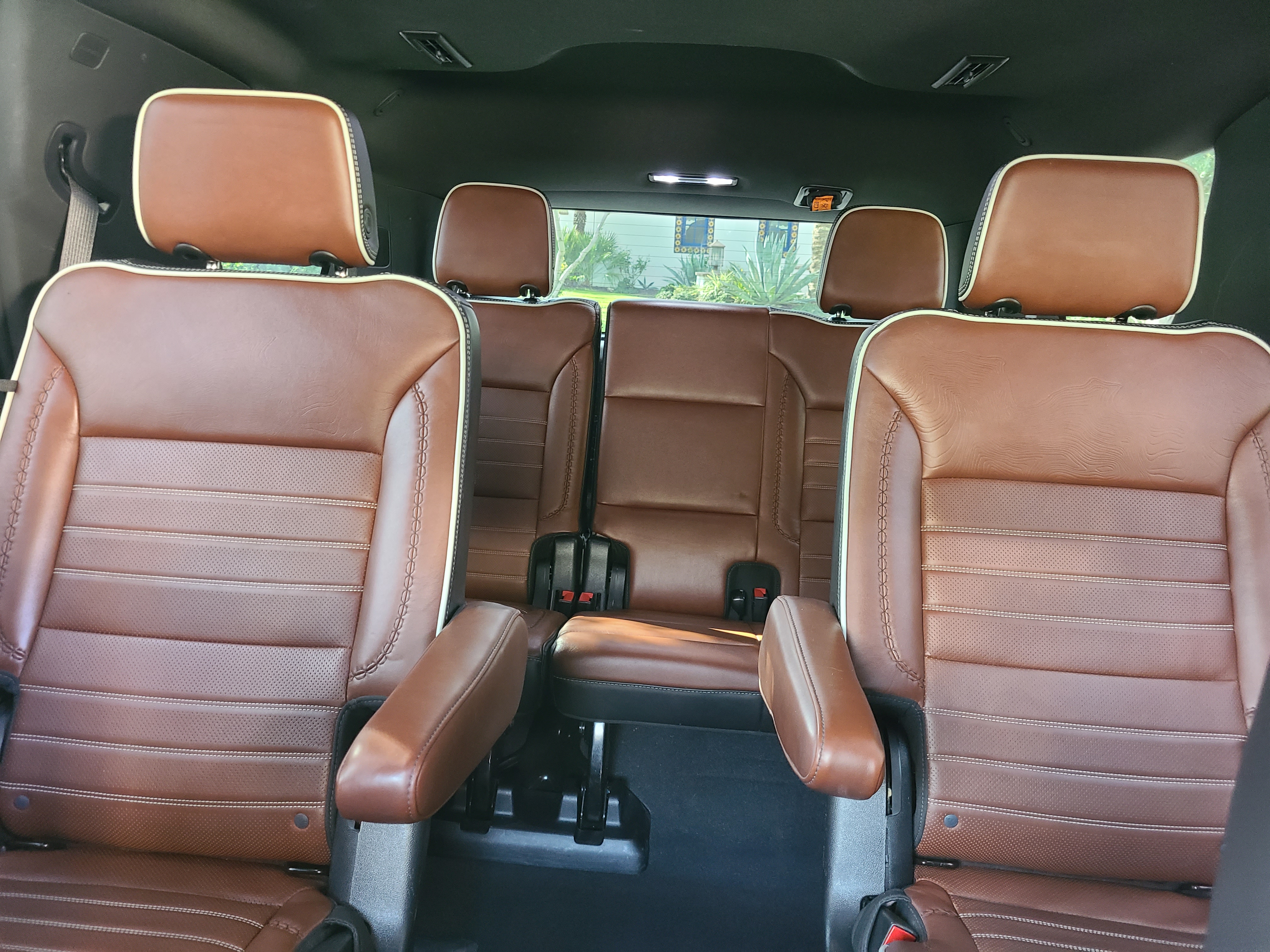 Used 2023 GMC Yukon Denali Ultimate AWD/4WD image 11