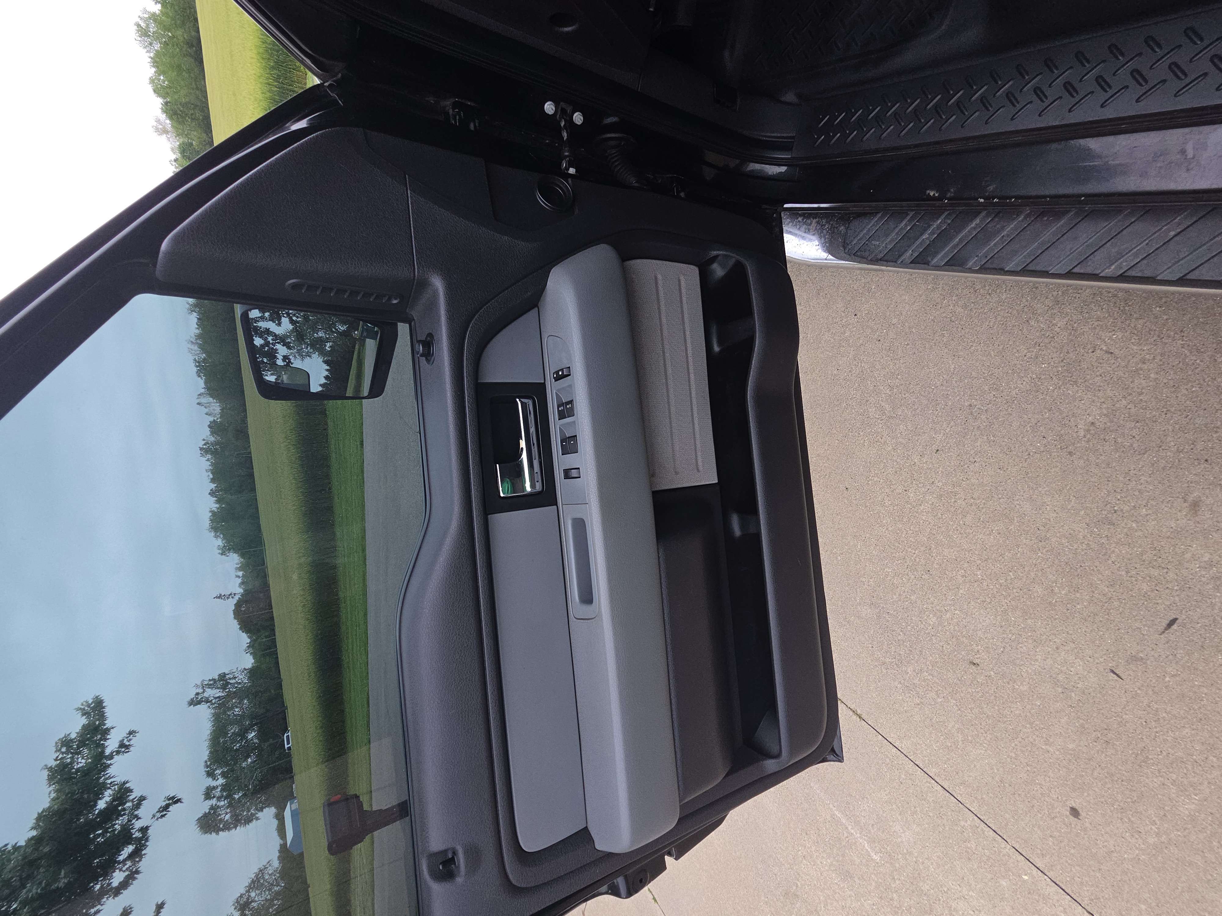 Used 2013 Ford F150 STX w/ Mid Equipment Group AWD/4WD image 4