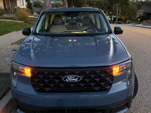 Used 2025 Ford Maverick XLT image 13