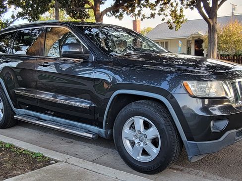 Used 2011 Jeep Grand Cherokee Laredo image 8