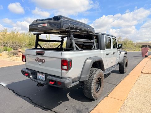 Used 2023 Jeep Gladiator Rubicon w/ Cold Weather Group image 2