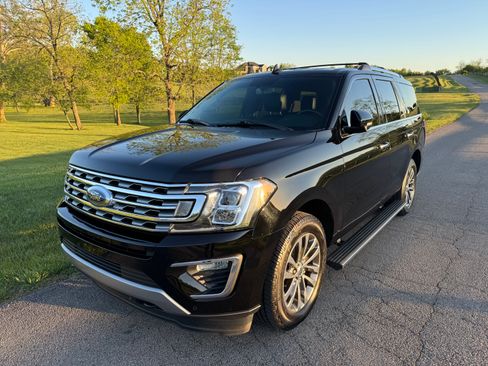 Used 2018 Ford Expedition Limited AWD/4WD image 5