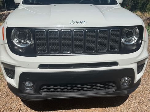 Used 2019 Jeep Renegade Latitude w/ Safety & Security Group II AWD/4WD image 4