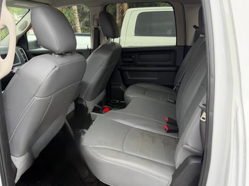 Used 2018 RAM 2500 Tradesman w/ Chrome Appearance Group AWD/4WD image 8