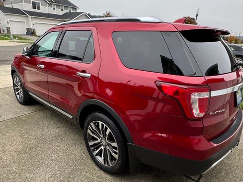 Used 2016 Ford Explorer Platinum image 8