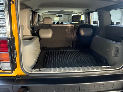 Used 2003 HUMMER H2 w/ Preferred Equipment Group image 12