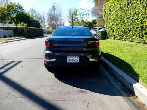 Used 2021 Polestar Polestar 2 w/ Performance Package image 5