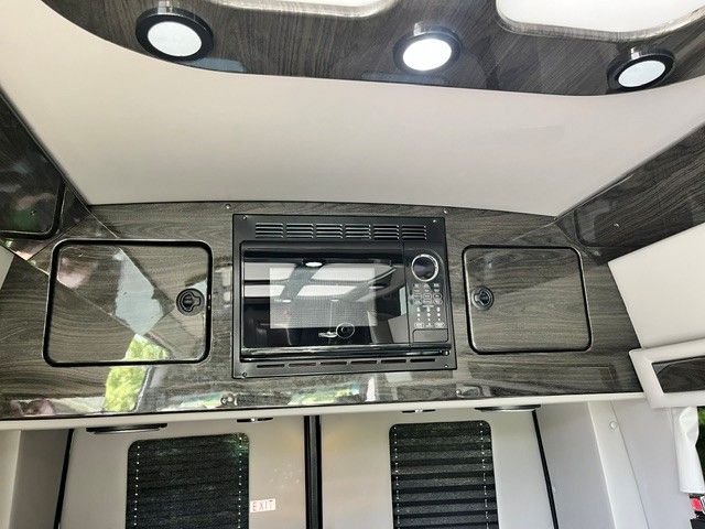 Used 2023 Mercedes-Benz Sprinter 2500 image 13