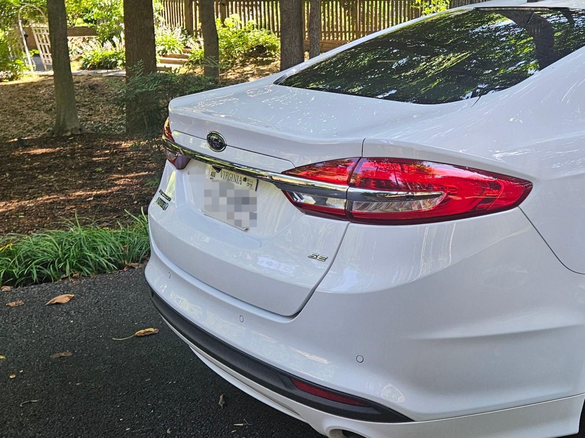 Used 2018 Ford Fusion Energi SE FWD image 12