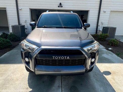 Used 2015 Toyota 4Runner SR5 image 4