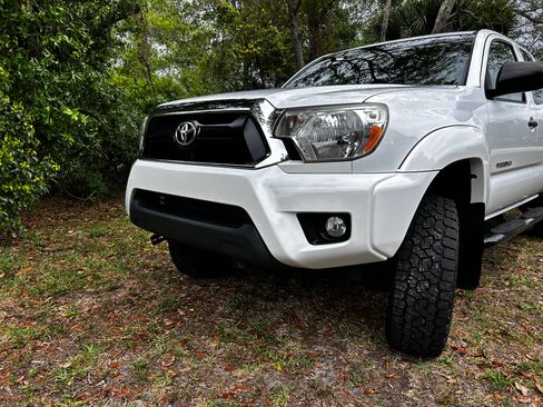 Used 2015 Toyota Tacoma 4x4 Access Cab V6 w/ TRD Off-Road Package image 2