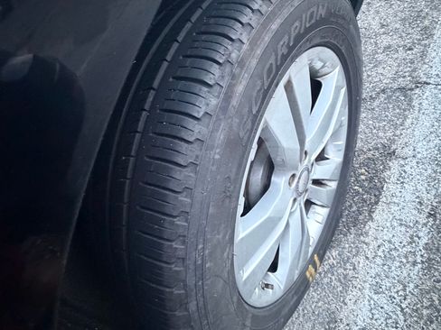 Used 2011 Mercedes-Benz GL 450 4MATIC w/ Premium 1 Pkg image 9