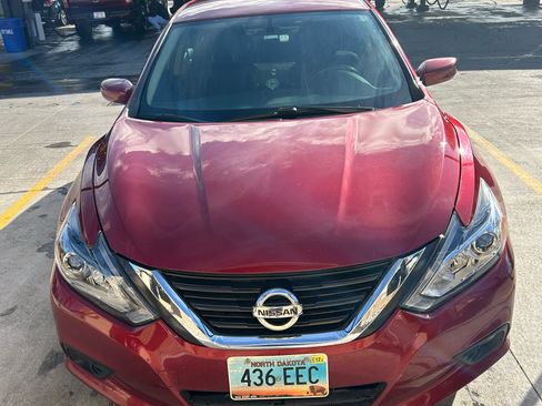Used 2017 Nissan Altima 2.5 SR image 2
