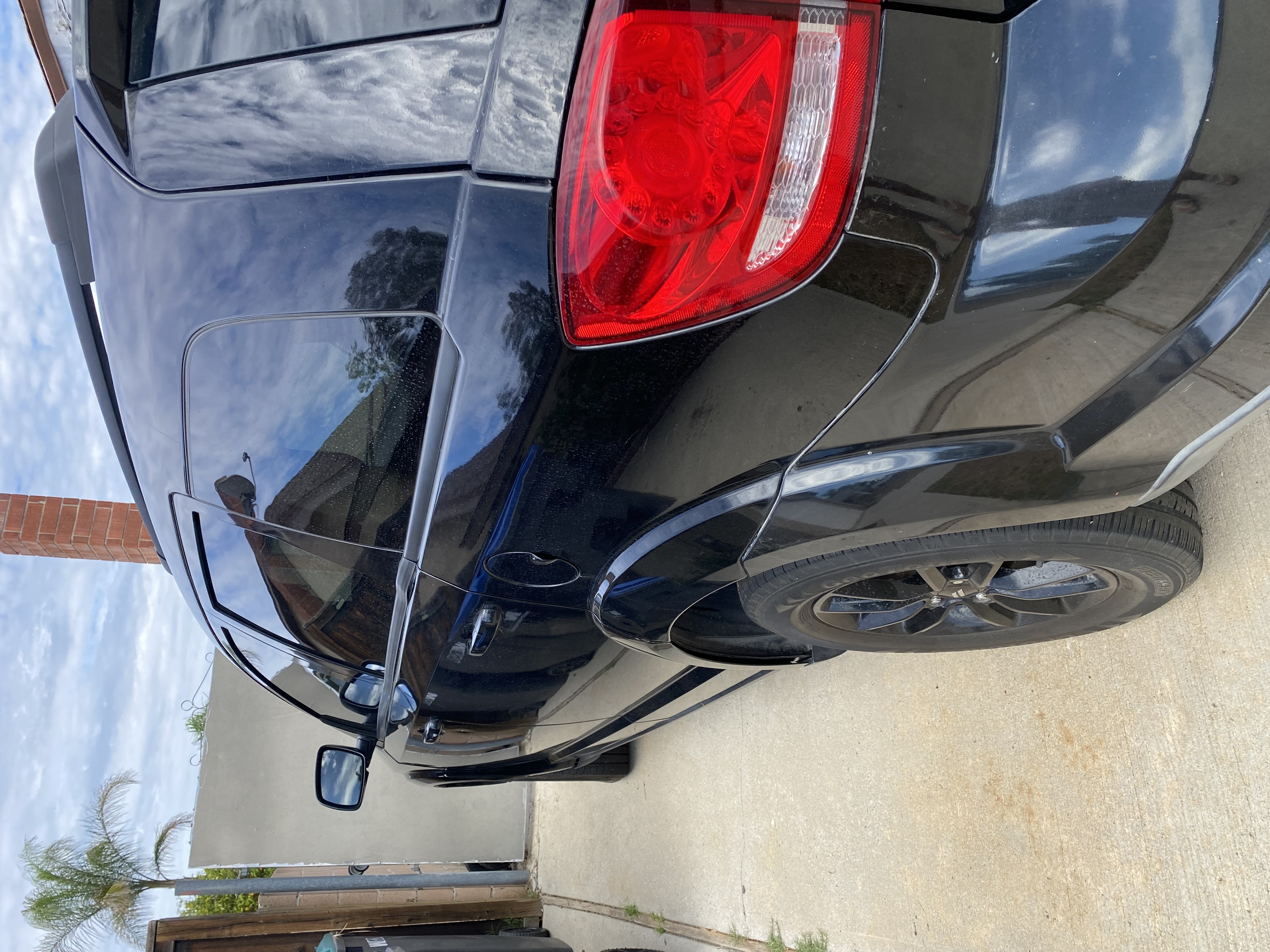 Used 2019 Dodge Journey SE w/ Blacktop Package FWD image 6