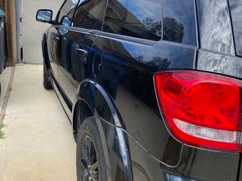 Used 2019 Dodge Journey SE w/ Blacktop Package FWD image 6