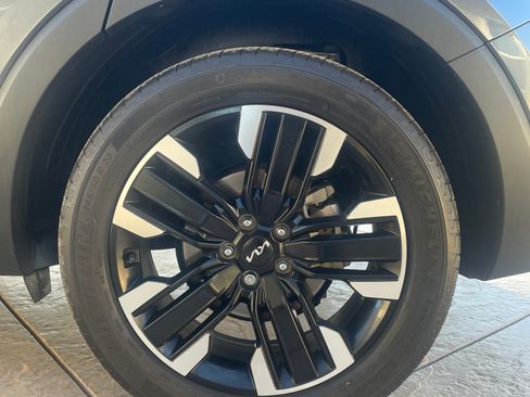 Used 2024 Kia Telluride SX Prestige image 13