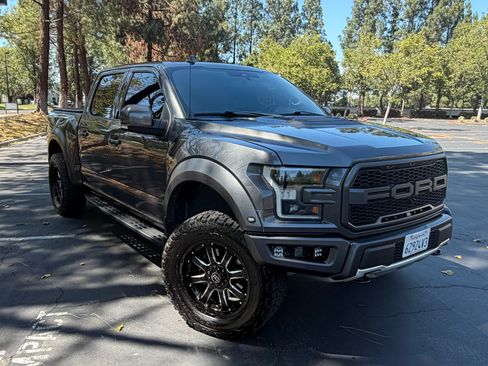 Used 2019 Ford F150 Raptor w/ Equipment Group 802A Luxury AWD/4WD image 8