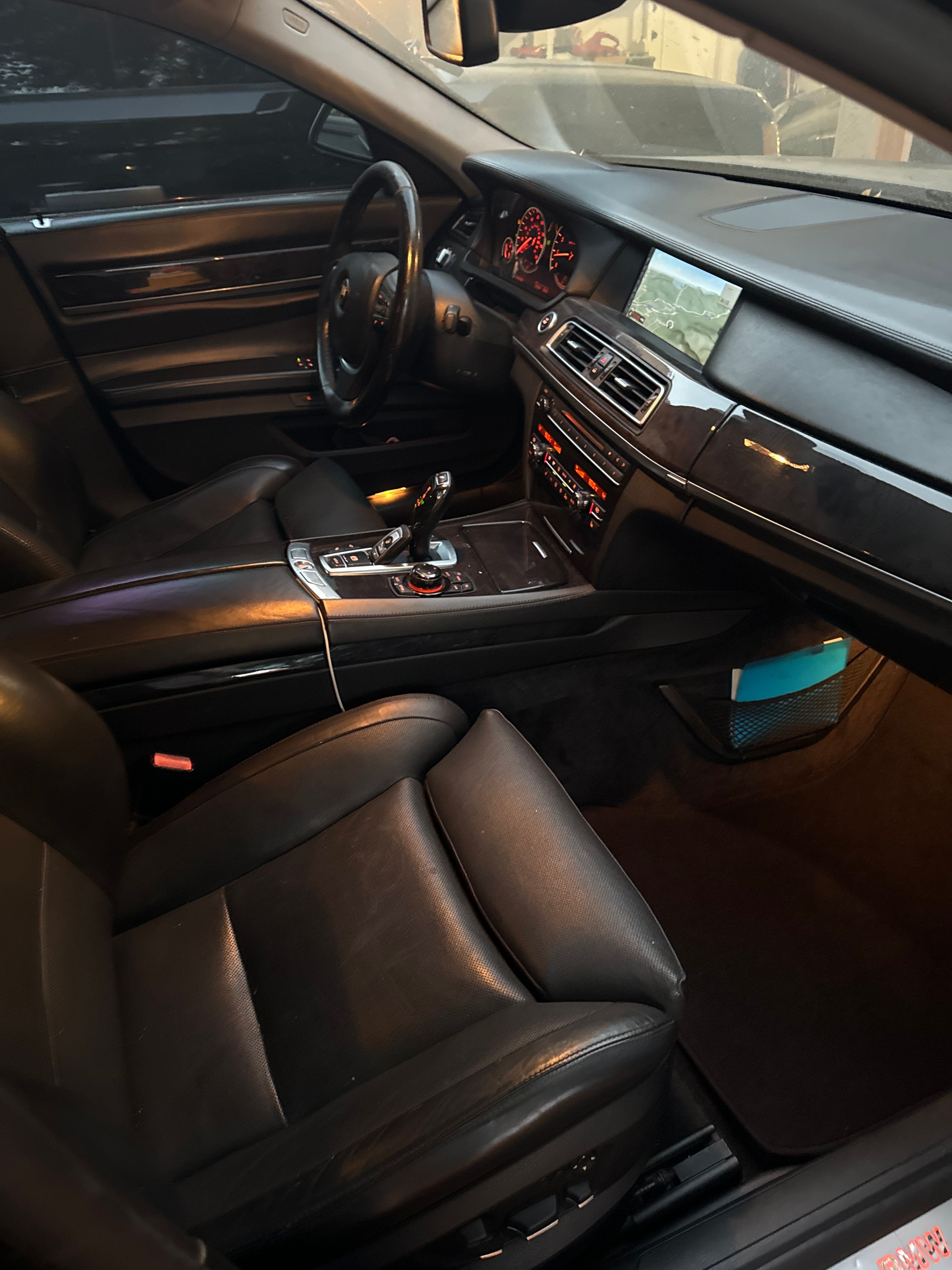 Used 2009 BMW 750Li RWD image 12