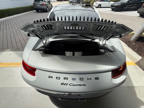 Used 2018 Porsche 911 Carrera image 1
