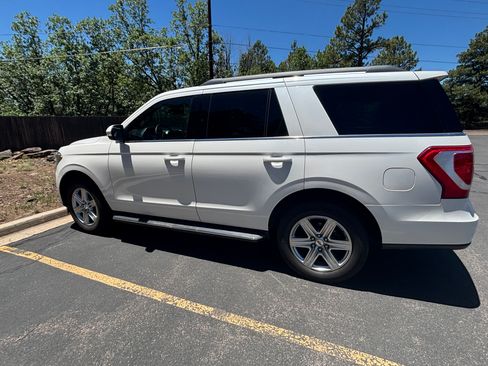 Used 2019 Ford Expedition XLT w/ Equipment Group 202A AWD/4WD image 10