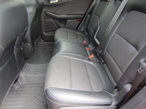 Used 2023 Ford Escape SE w/ Class II Trailer Tow Package image 13