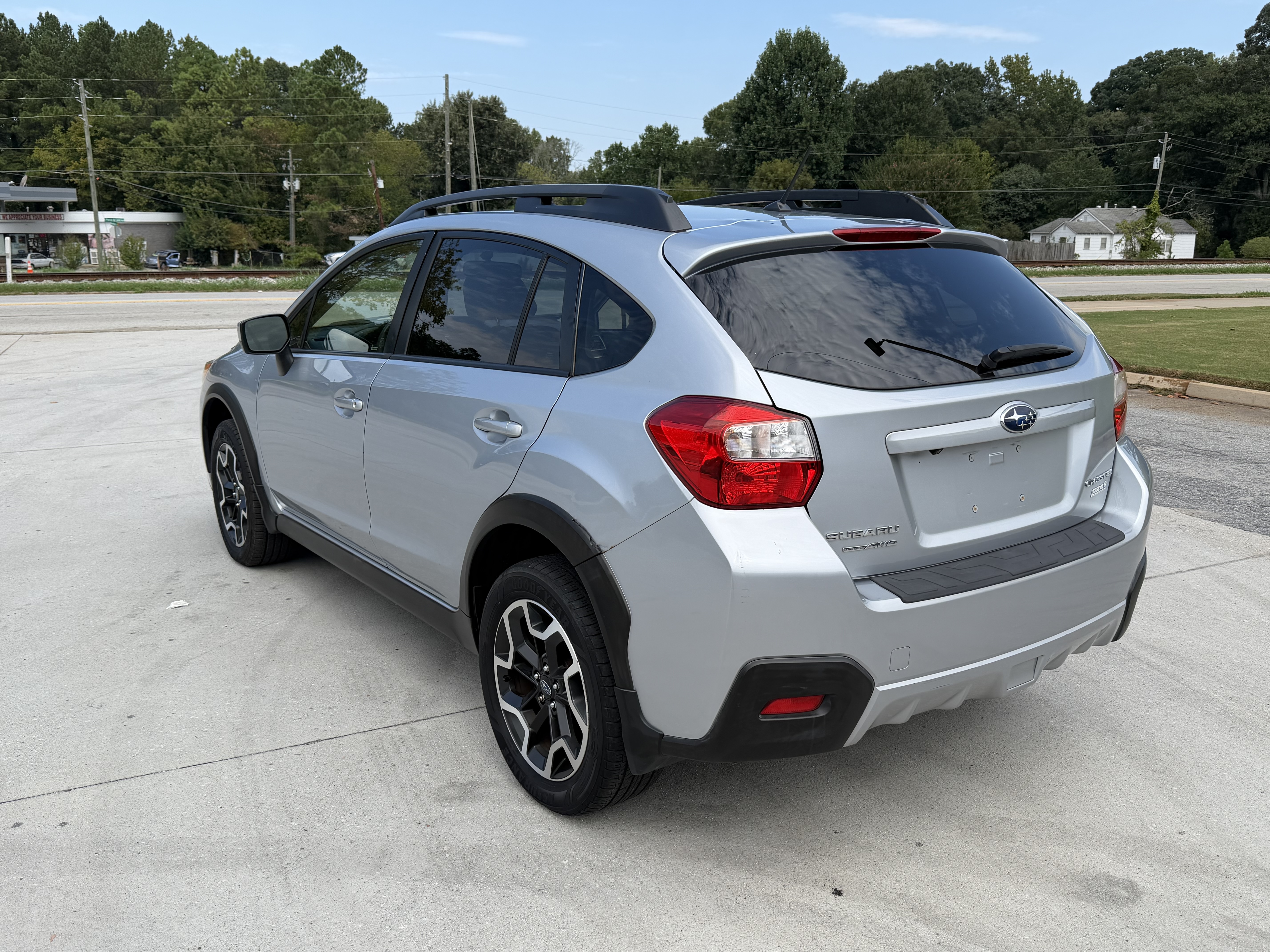 Used 2017 Subaru Crosstrek 2.0i Premium AWD/4WD image 4