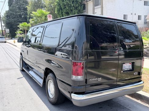Used 1996 Ford E-150 and Econoline 150 RWD image 2