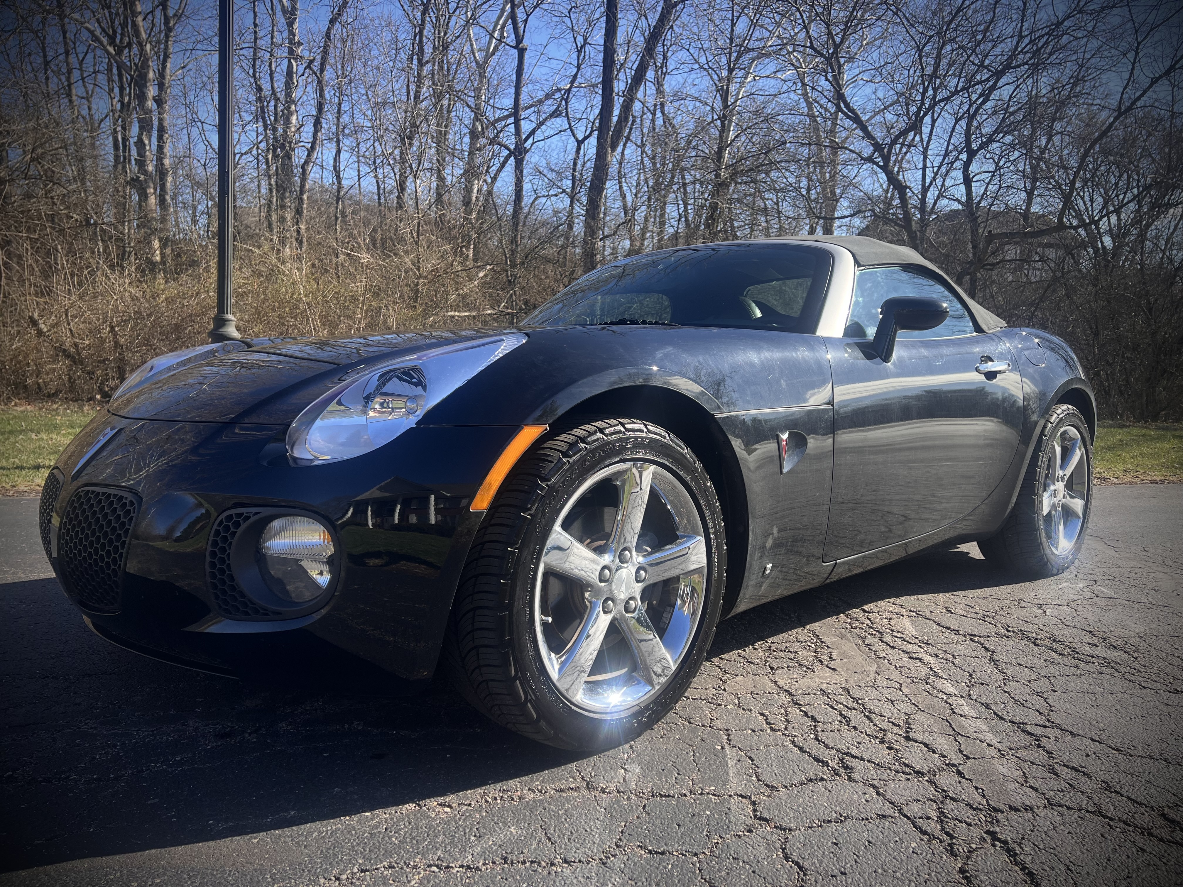 Used 2008 Pontiac Solstice GXP w/ Premium Package RWD image 4