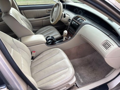 Used 2001 Toyota Avalon XLS image 8