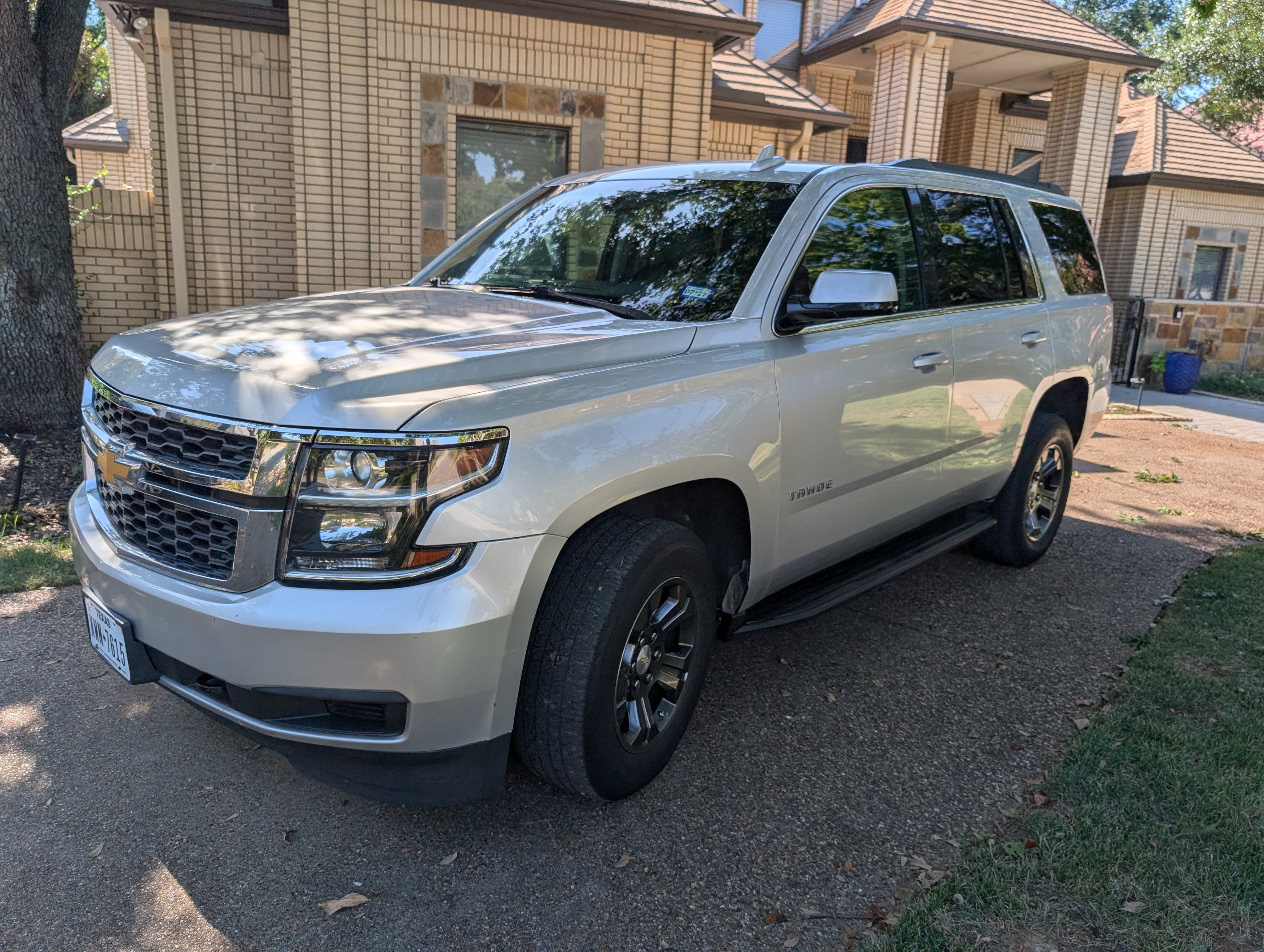 Used 2019 Chevrolet Tahoe LS w/ Skid Plate Package AWD/4WD image 1
