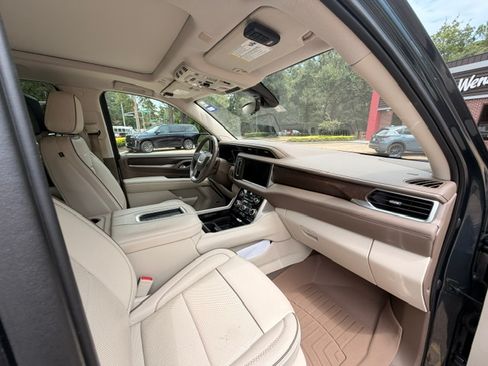 Used 2021 GMC Yukon Denali w/ Denali Premium Package RWD image 16