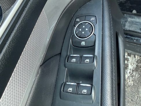 Used 2017 Ford Explorer XLT w/ Equipment Group 202A image 22