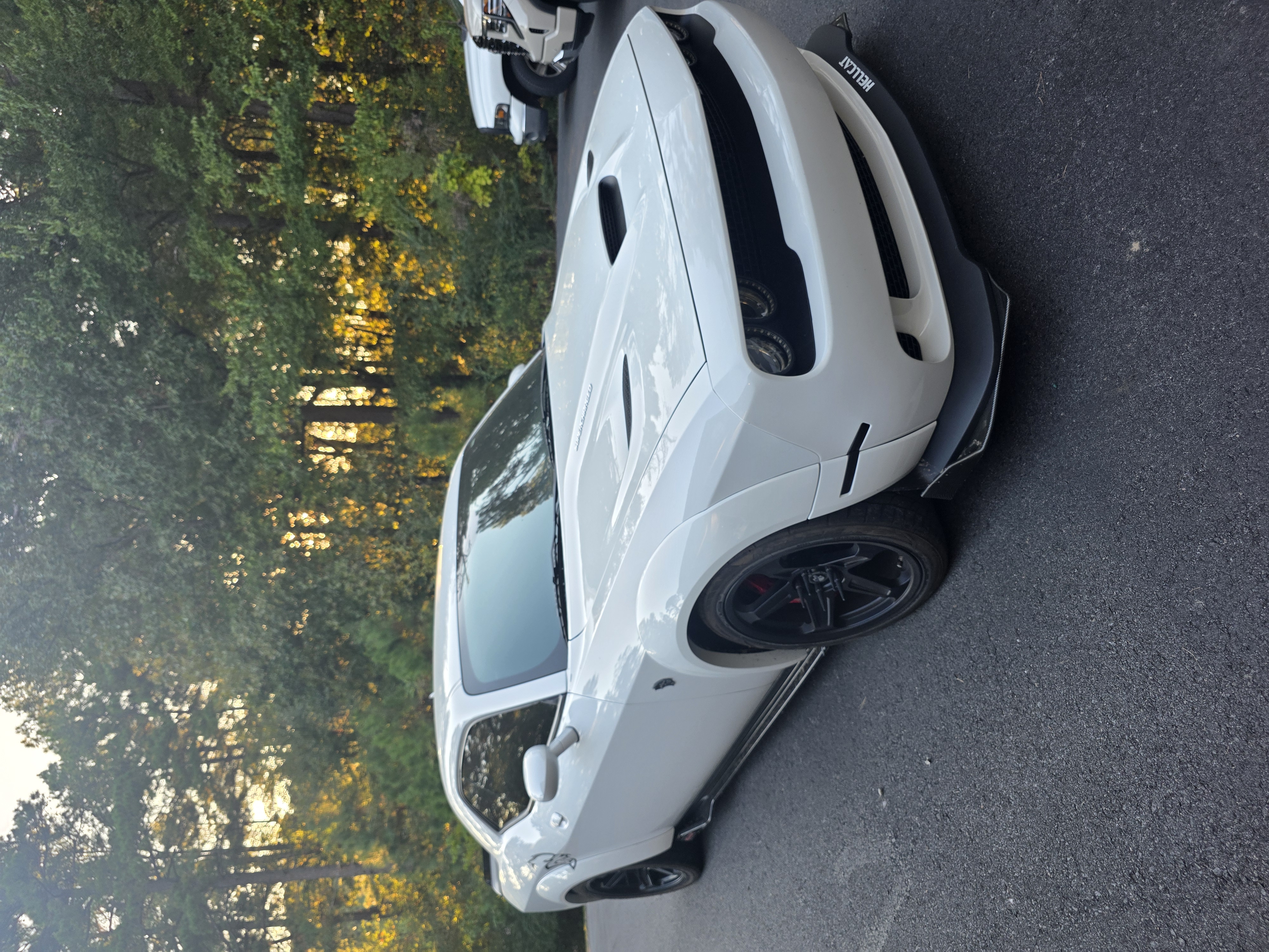 Used 2016 Dodge Challenger SRT Hellcat RWD image 1