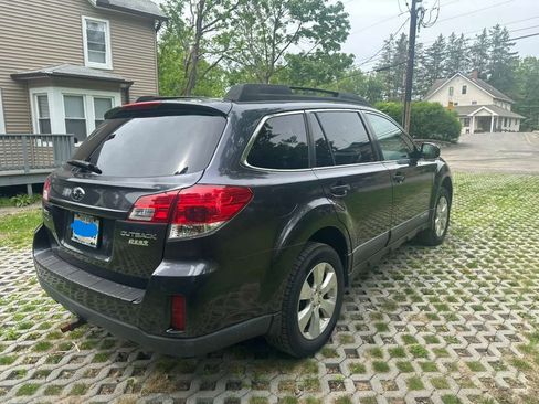 Used 2010 Subaru Outback 2.5i Limited AWD/4WD image 17