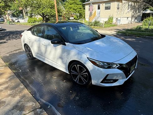 Used 2022 Nissan Sentra SR w/ Lighting Package FWD image 15
