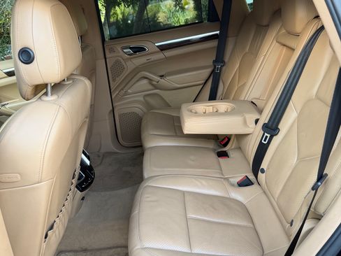 Used 2013 Porsche Cayenne image 12