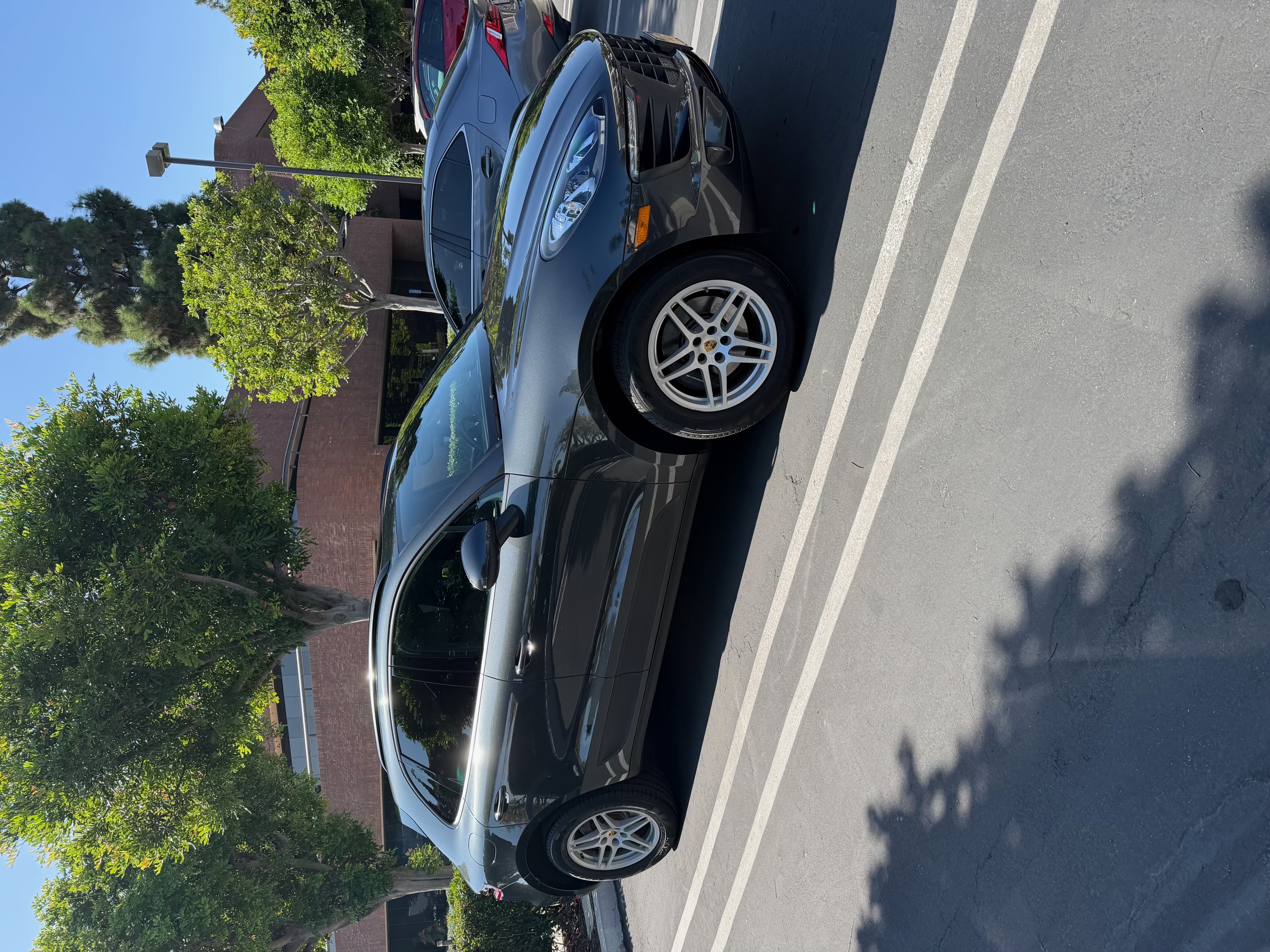 Used 2018 Porsche Macan Sport Edition AWD/4WD image 4