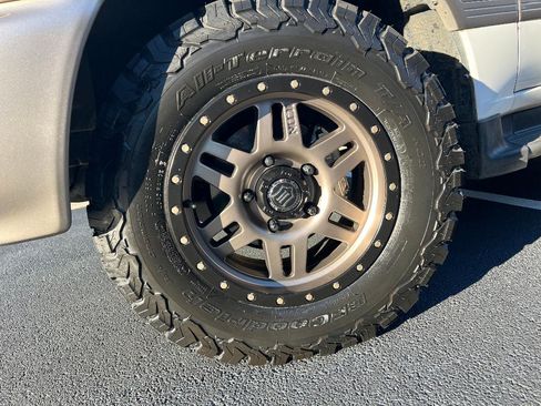 Used 1998 Toyota Land Cruiser image 15