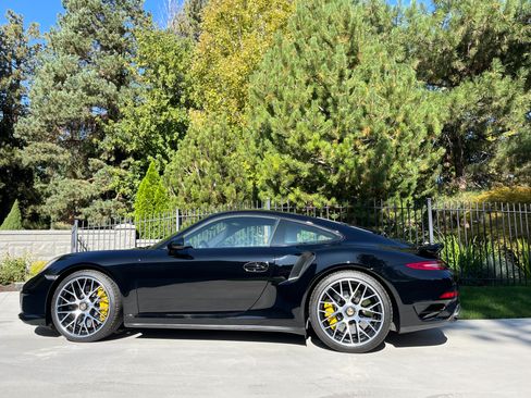 Used 2014 Porsche 911 Turbo S image 10
