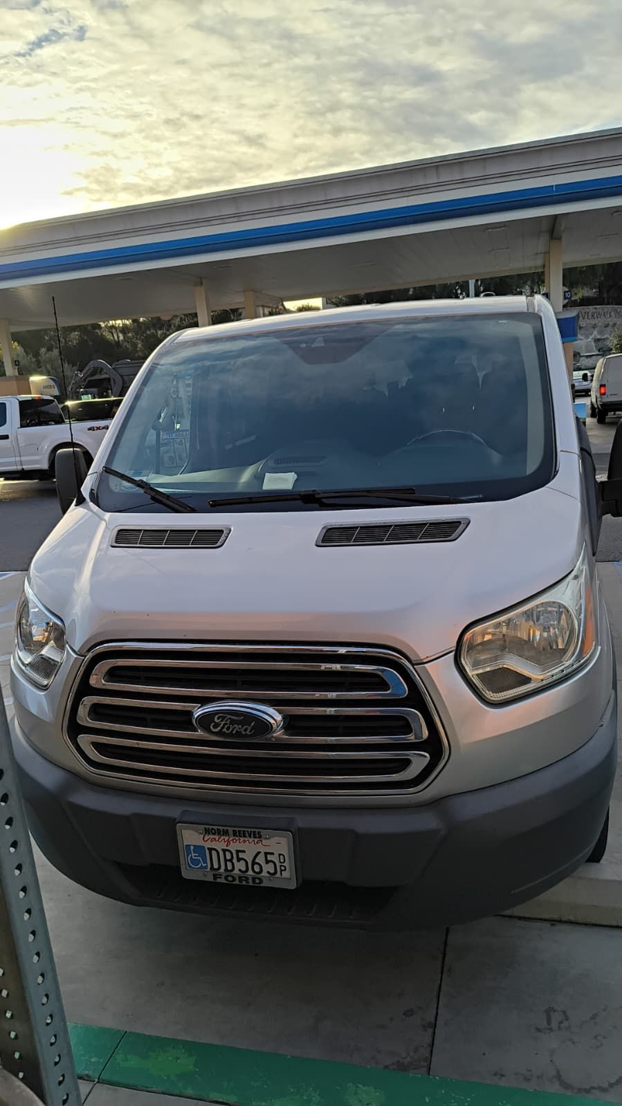Used 2016 Ford Transit 350 XLT RWD image 2