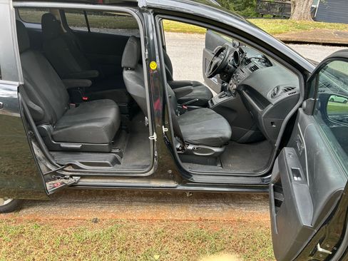 Used 2014 MAZDA MAZDA5 Sport image 9