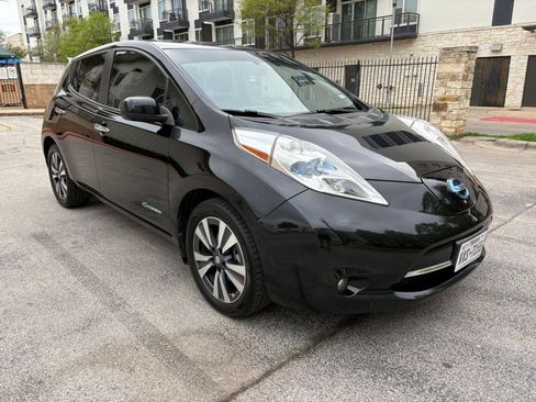 Used 2016 Nissan Leaf SL w/ Premium Package image 2