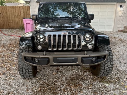 Used 2016 Jeep Wrangler Unlimited Sahara image 12