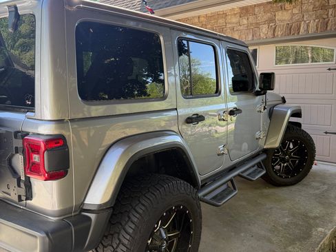 Used 2020 Jeep Wrangler Unlimited Sahara w/ LED Lighting Group image 10