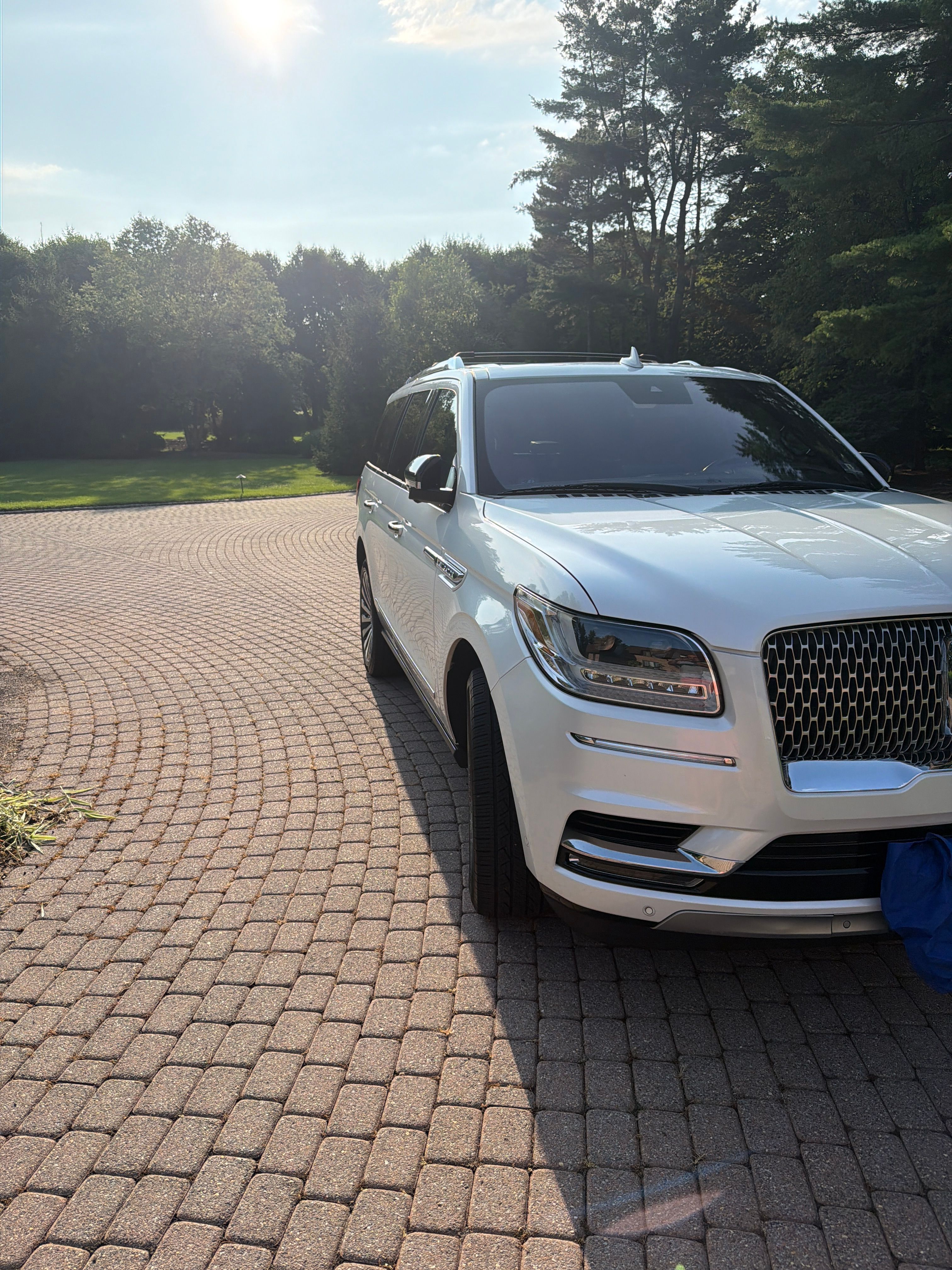 Used 2019 Lincoln Navigator Reserve w/ Cargo Package AWD/4WD image 8
