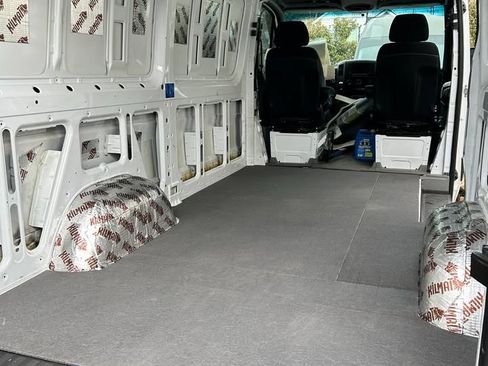 Used 2018 Mercedes-Benz Sprinter 2500 image 2