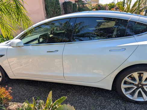 Used 2018 Tesla Model 3 Long Range image 9